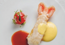 LANGOUSTINE DE MÉDITERRANÉE, TOMATE OTTI, SABAYON SAFRANÉ