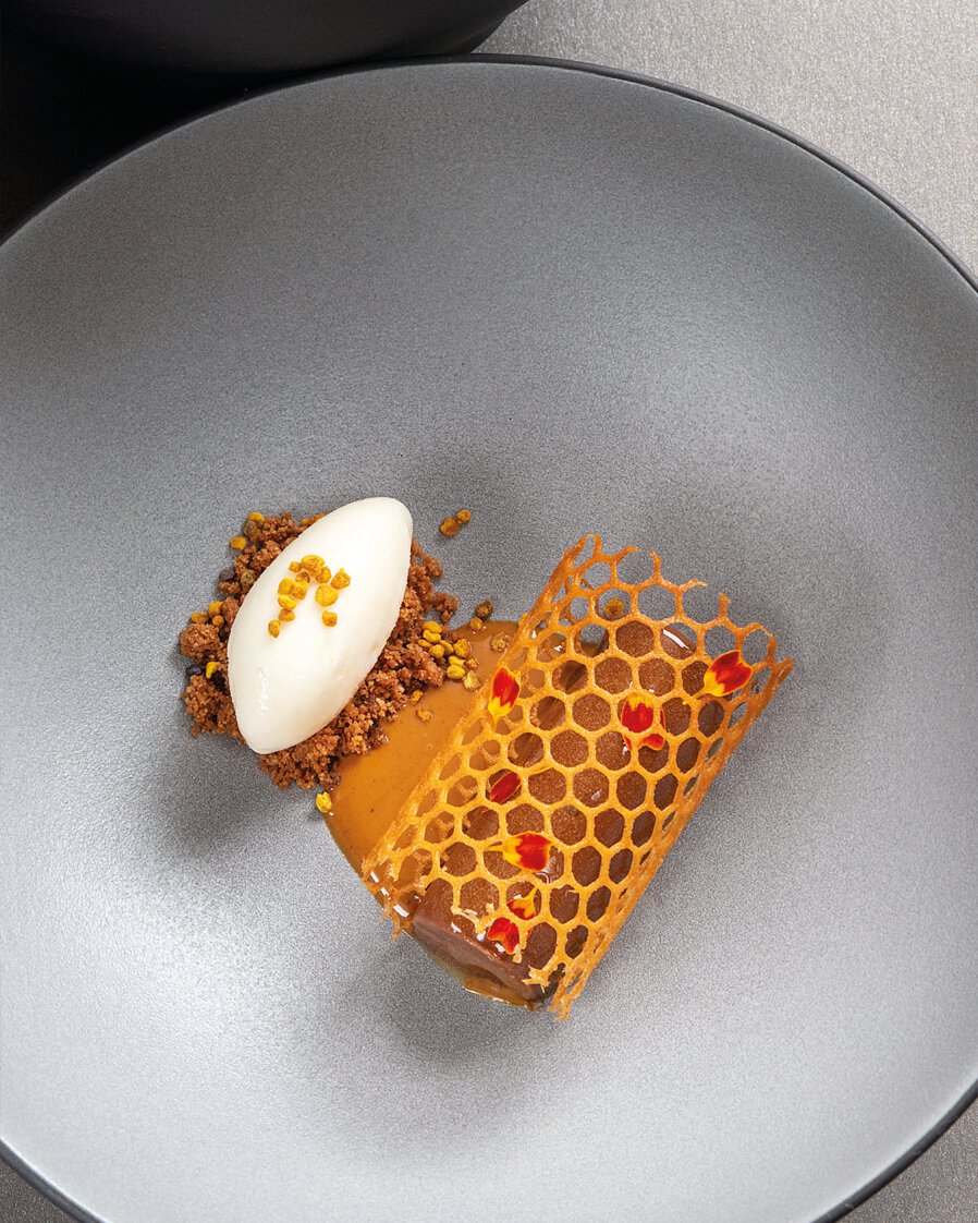 Crémeux chocolat guanaja, sorbet miel et praliné amandes