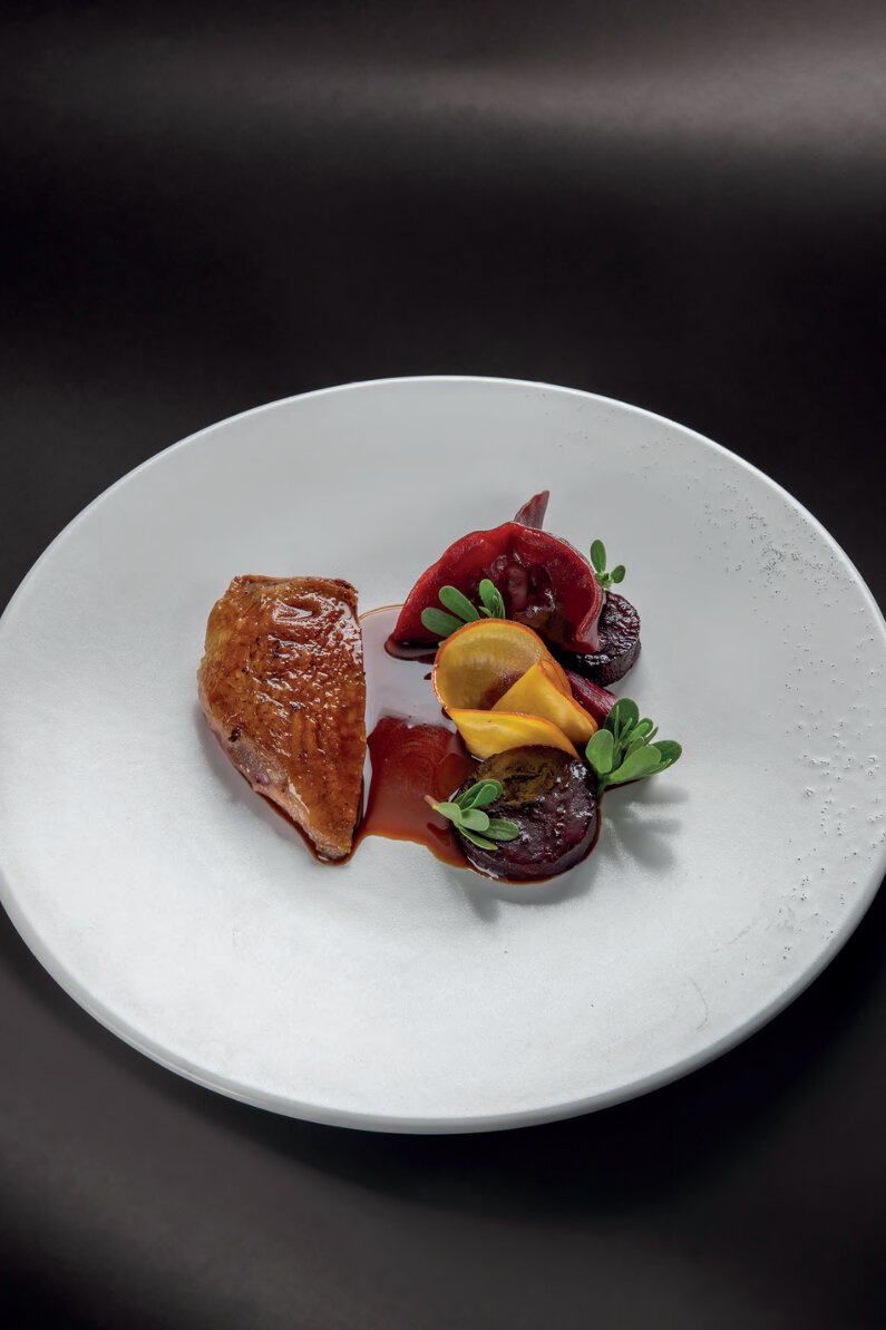 Pigeon de racan, betteraves et poivre de bahia