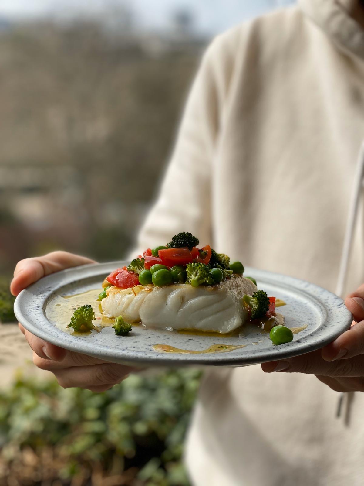 Poisson au four à l’huile d’olive, vierge de légumes