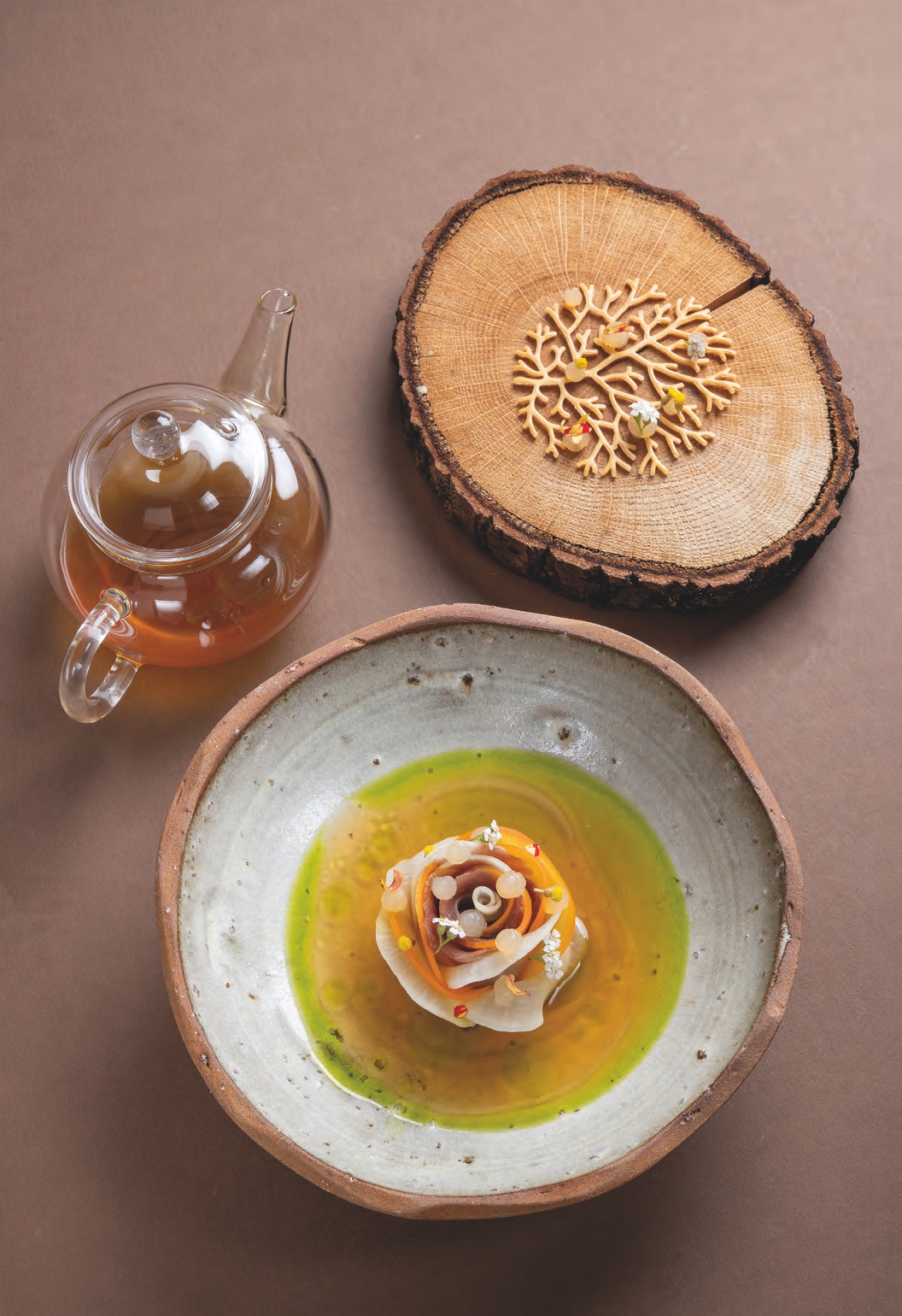 Rose de thon &amp; takuan,  gel pomme &amp; wasabi, bouillon dashi