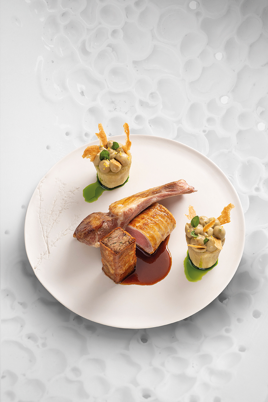 Selle d’agneau des alpilles rôtie, épaule confite en pastilla, aubergines