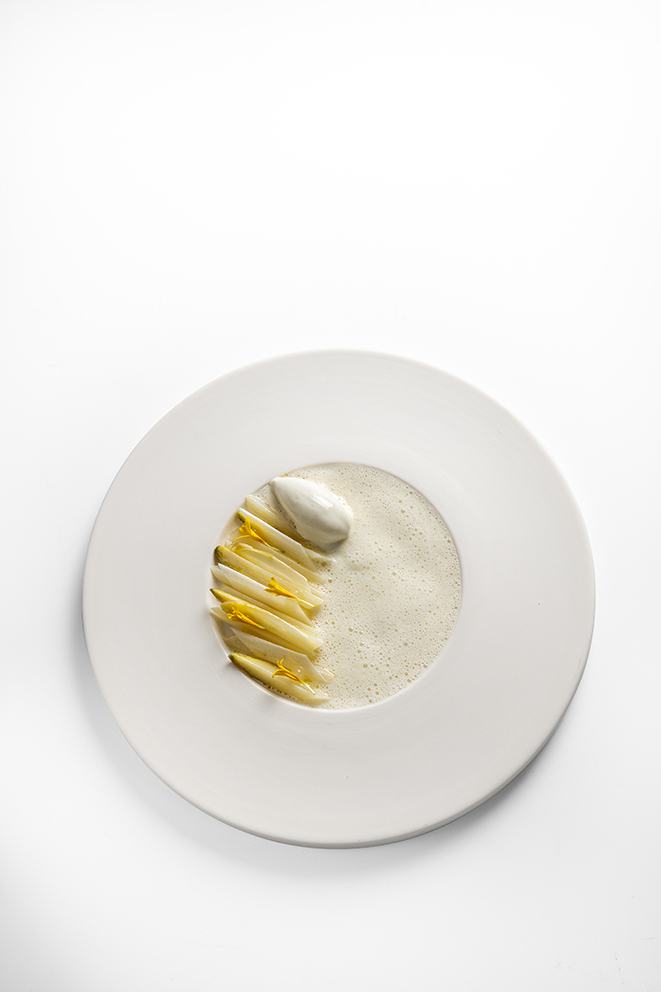 L’ASPERGE BLANCHE  Pistache, citron d’Èze, sauge miel