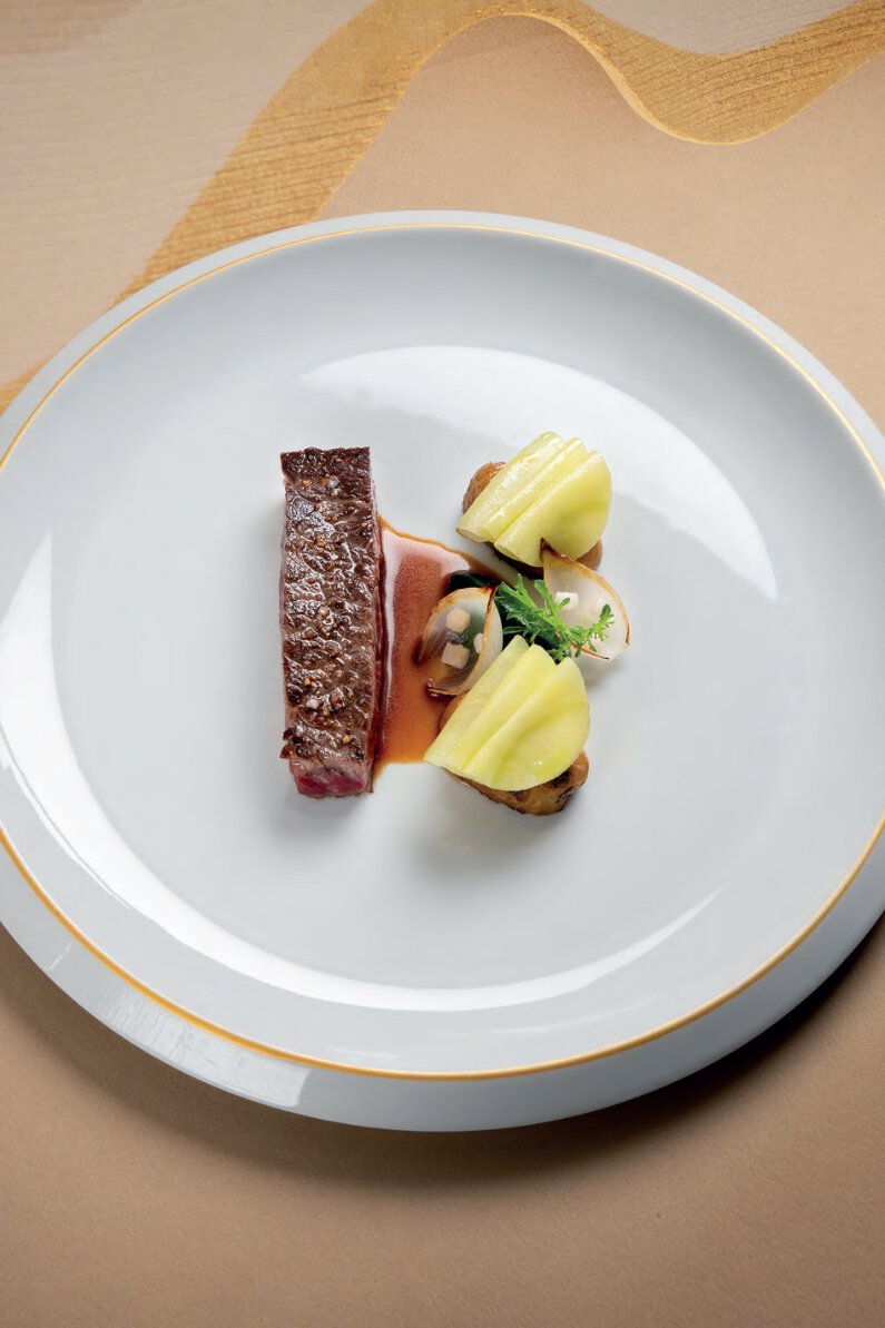 Boeuf wagyu, pommes de terre, oignon doux, wasabina