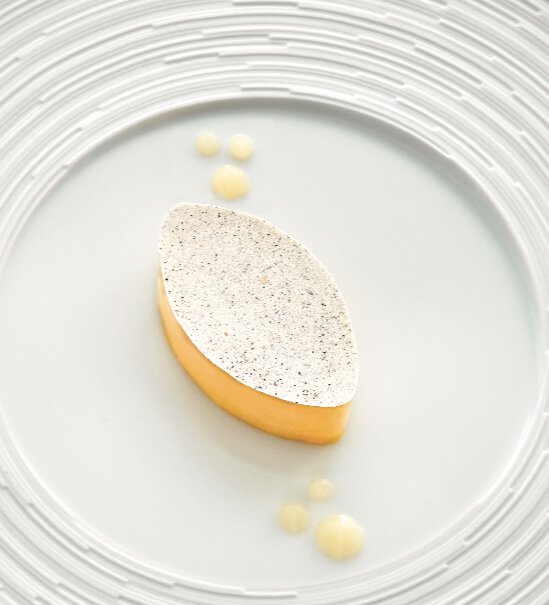 Calisson au citron jaune, crémeux de citron vert, sorbet de miso et fromage blanc