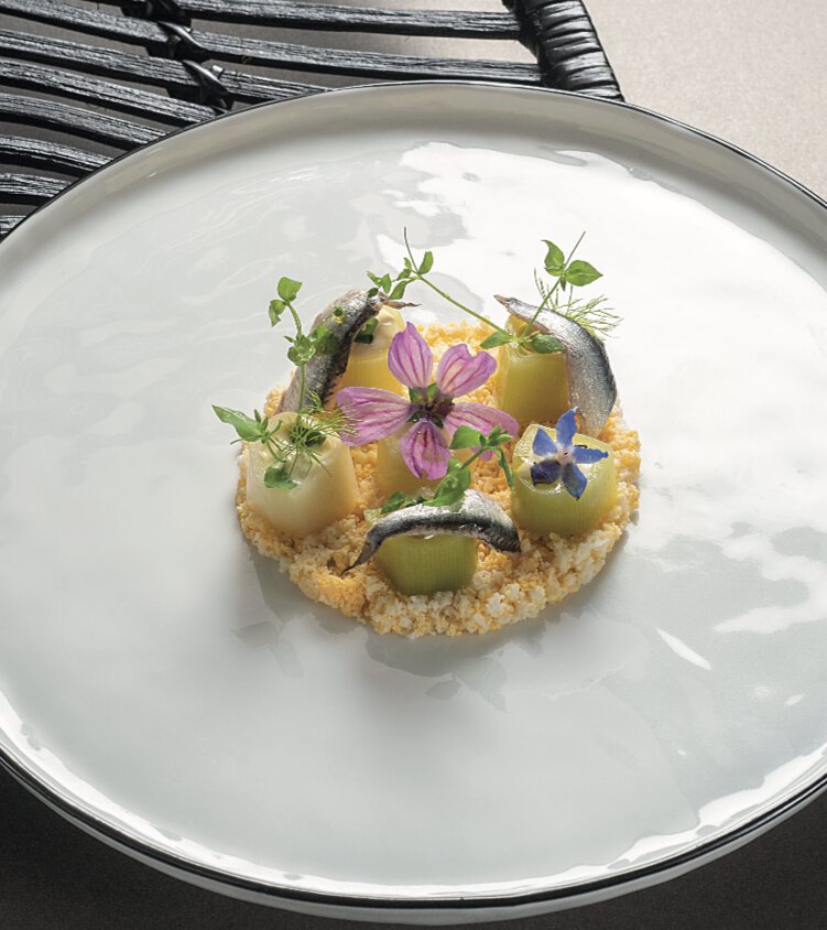 Mimosa de poireaux, gribiche relevée à l’anchois de collioure