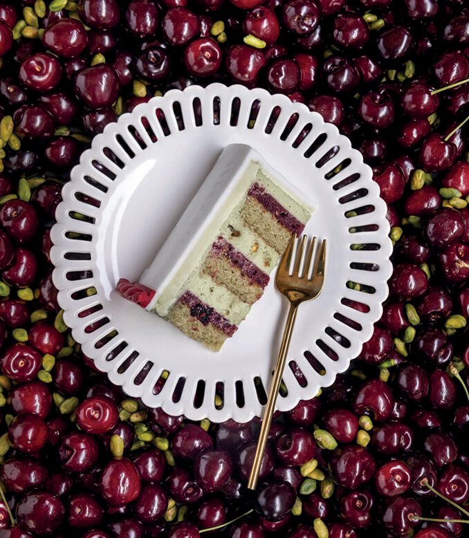 Wedding cake pistache fruits rouges