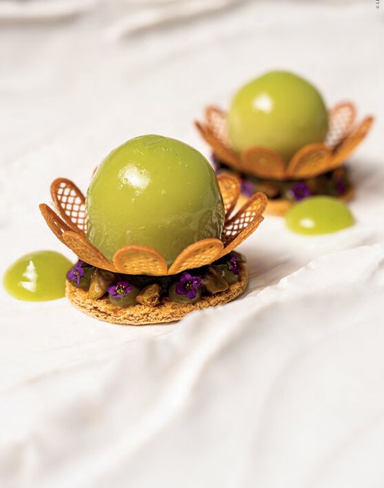 Dôme de foie gras, pomme granny smith, pain d’épices, pistache