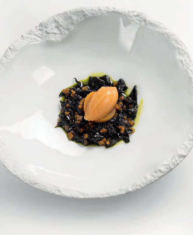 Palet de courge confite, sorbet jus d’oursin, trompettes des morts