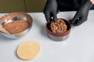 Charlotte au chocolat et au foin