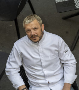 À LA TABLE DE  Marc Favier