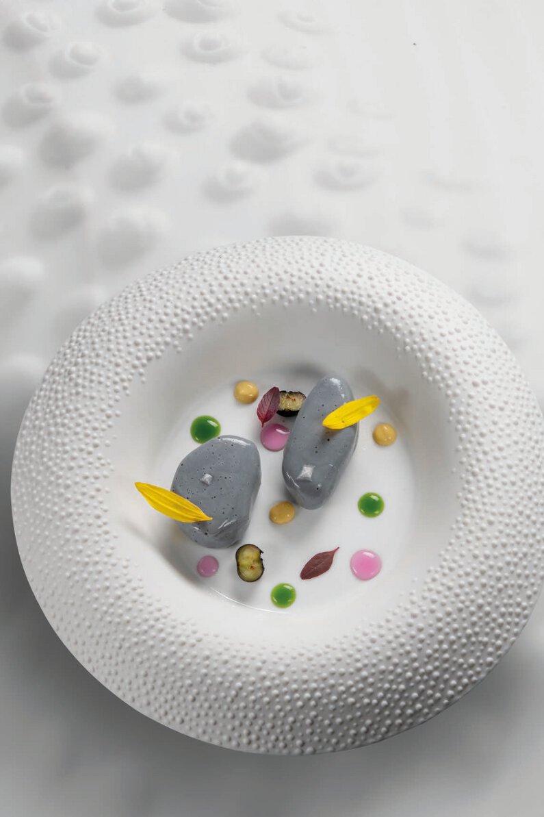 Foie gras en galets, poché dans un bouillon iodé/vinaigré