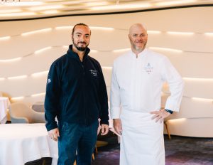 Une collection de couteaux en association avec un chef trois étoiles