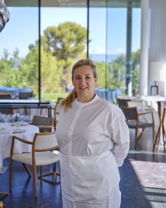 Hélène Darroze intègre les cuisines de la Villa La Coste