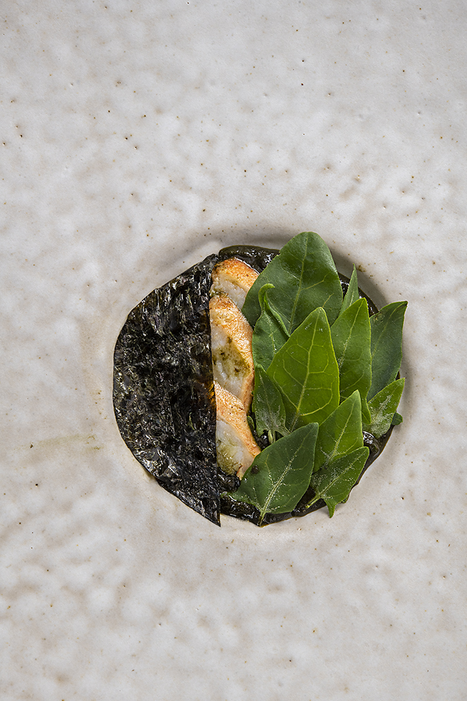 Homard, ragoût d&rsquo;algues et herbes maritimes
