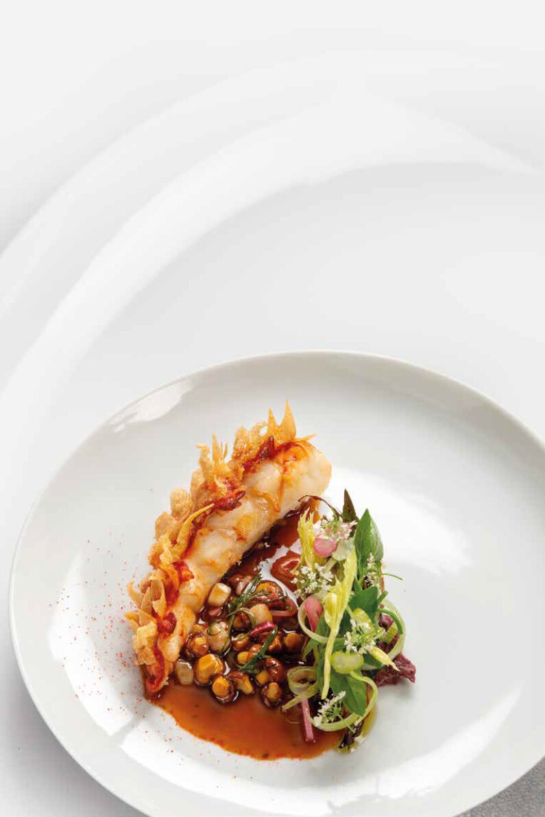 Homard, céleri, oignon, moelle et girolle