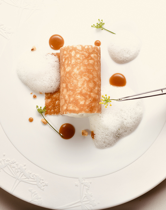 Millefeuille moderne, caramel & fleurs d’anis
