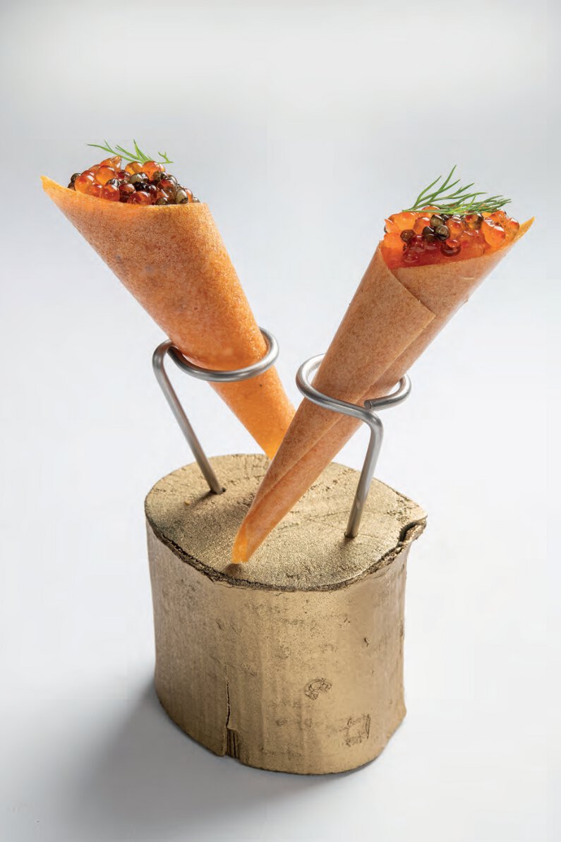 Les mises en bouche cône épicé, tartare de truite de nicolas, lepidium