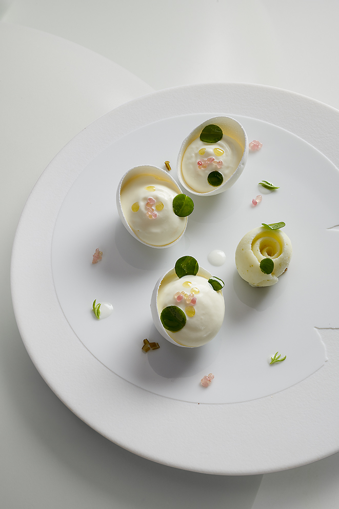 Meringue iodée au citrus vulcano, kéfir de brebis à l’huile d’olive de sicile