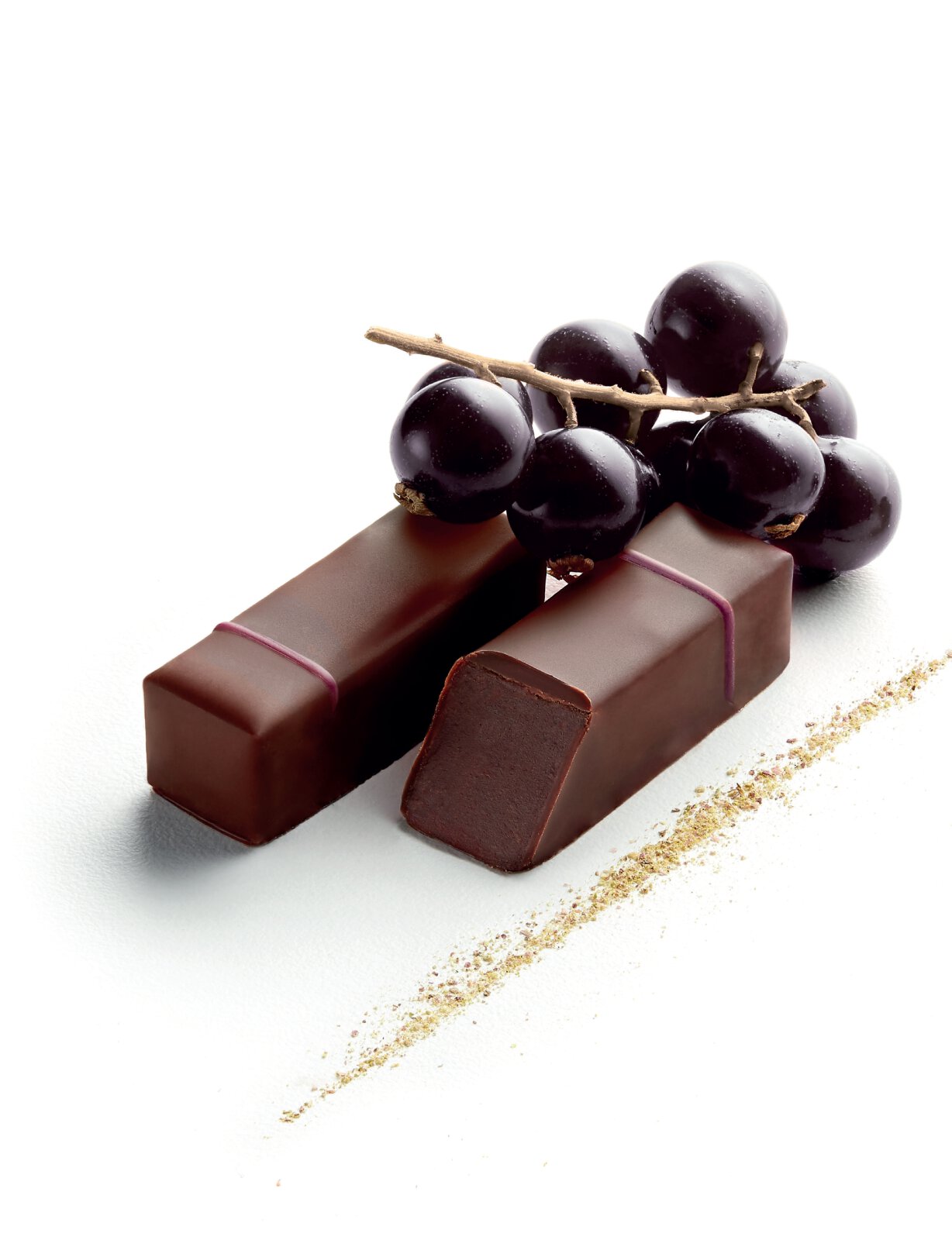 Noir de cassis ganache végétale à la pulpe et bourgeons de cassis