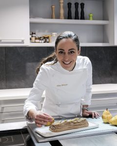 Nina Metayer s’engage avec Deliveroo pour un Noël gourmand et solidaire