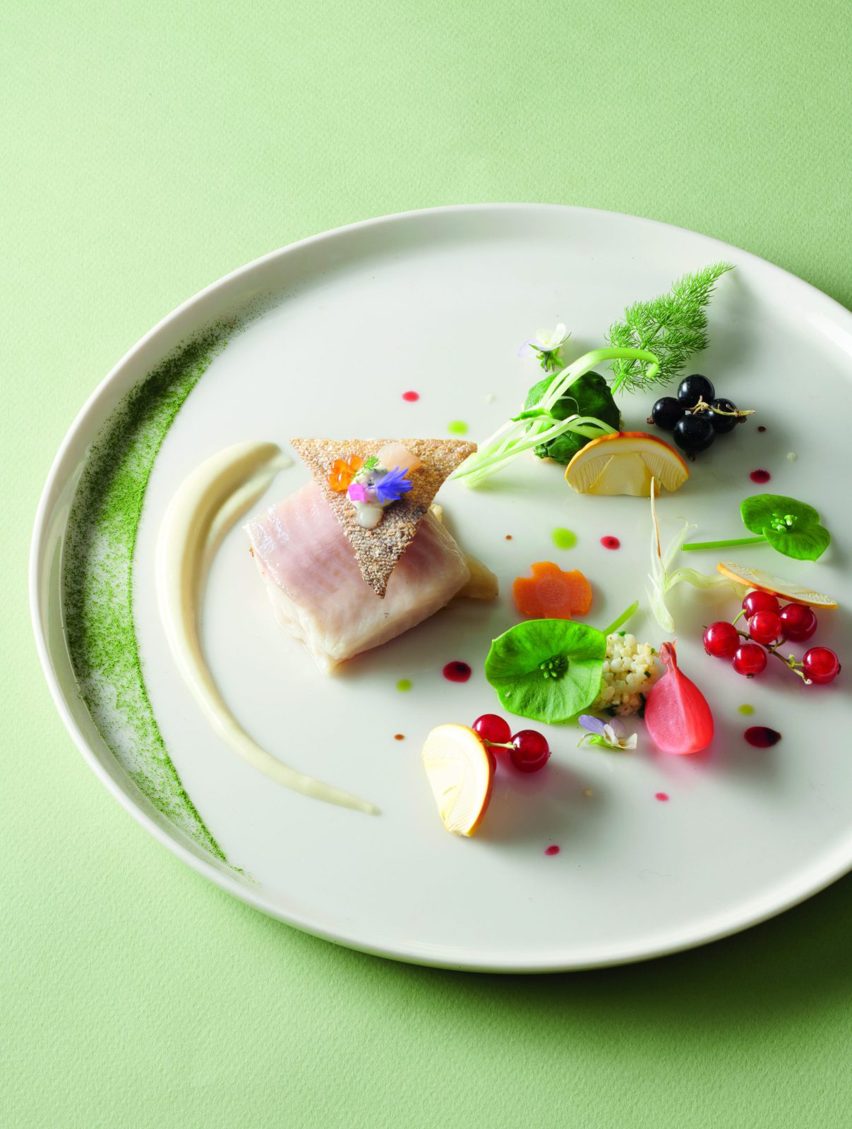 Omble chevalier confit aux groseilles et crème de cistre