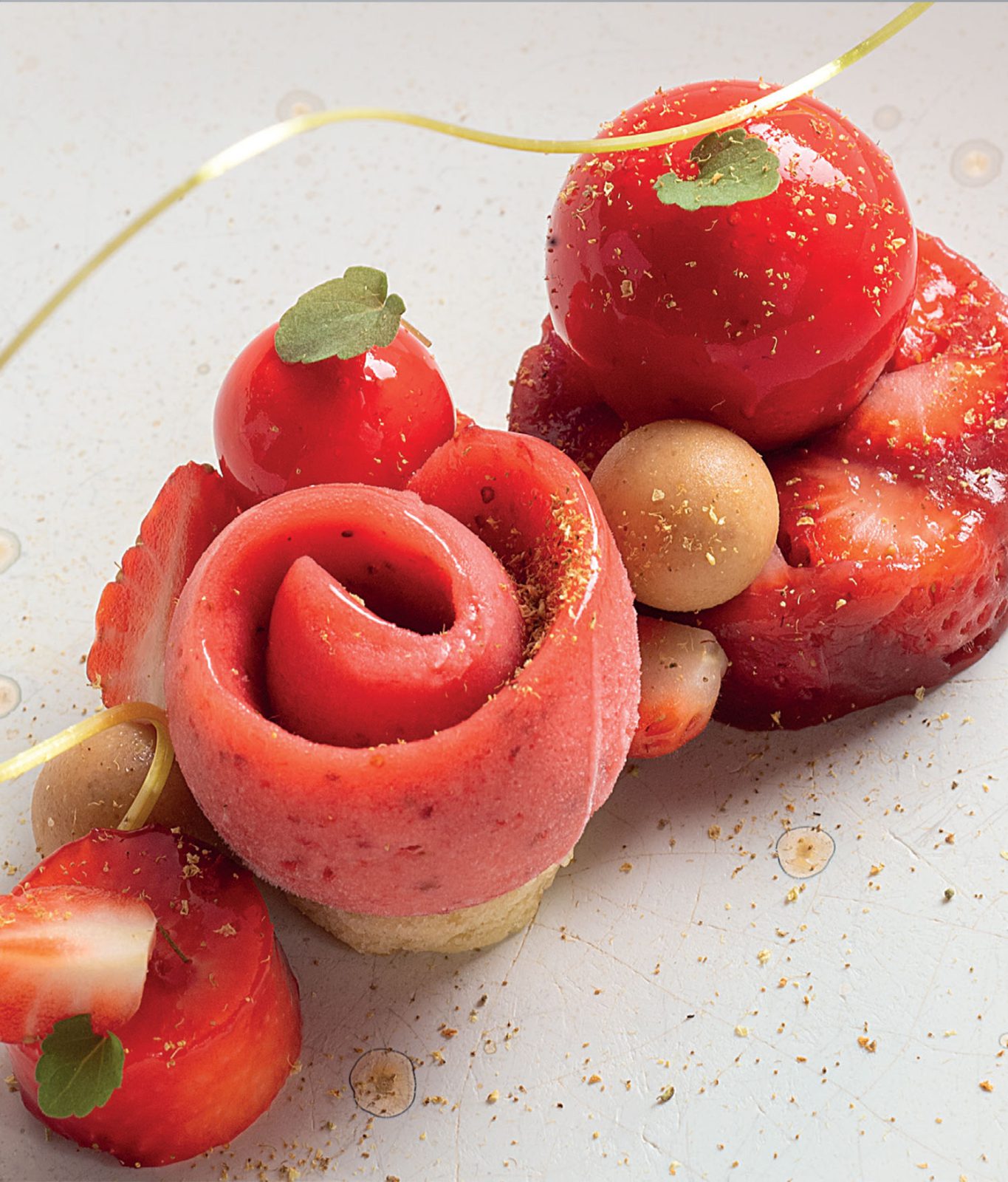 Fraises et reine des prés