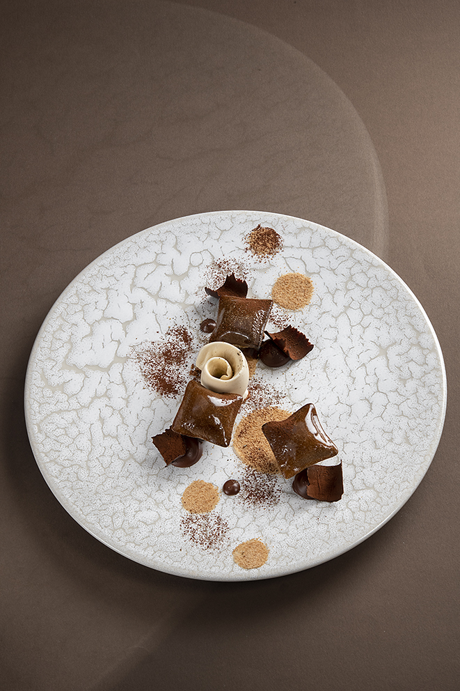 Chocolat santarem 65 %, cardamome verte et poivre voatsiperifery