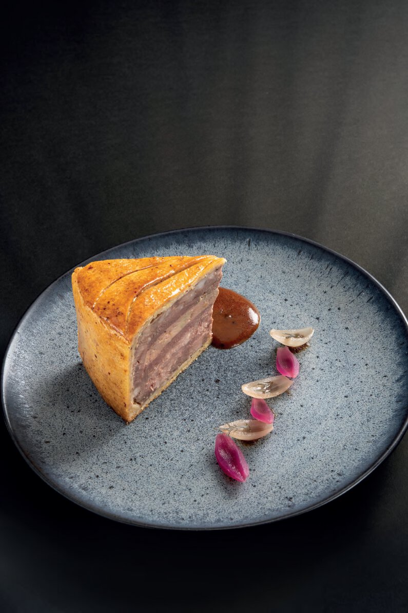 Pate de gibier en croute, condiments d&rsquo;automne