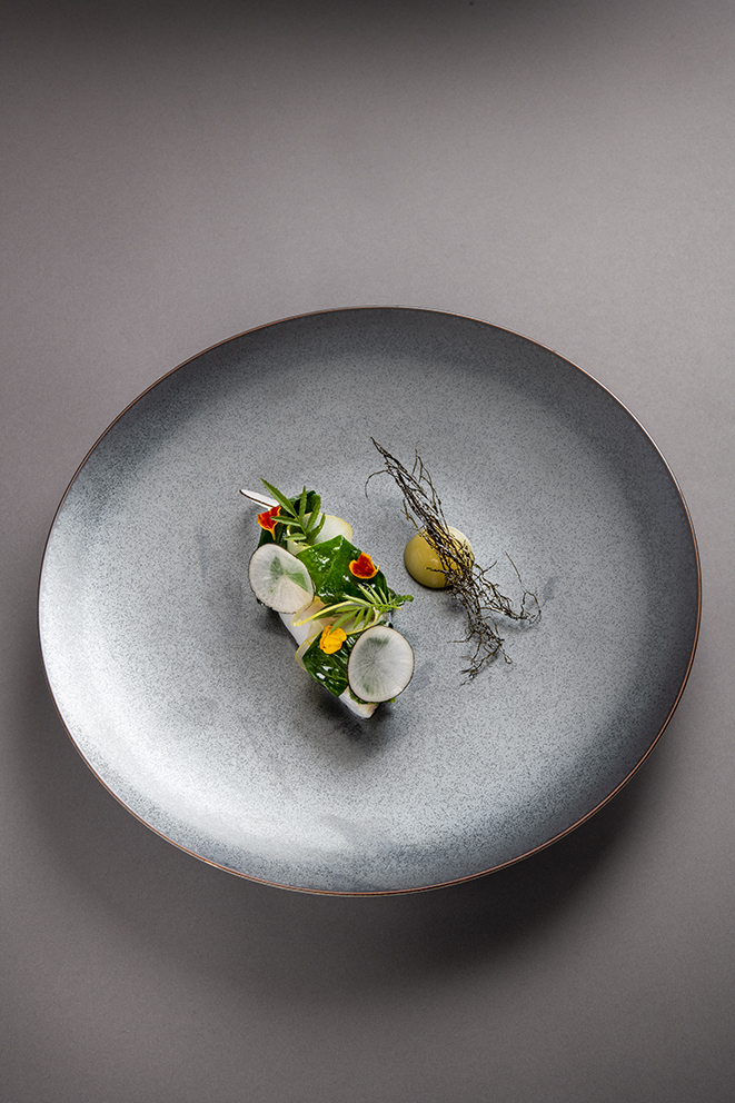 Filet de saint-pierre, cédrat confit, gwell à l’huile de tagète