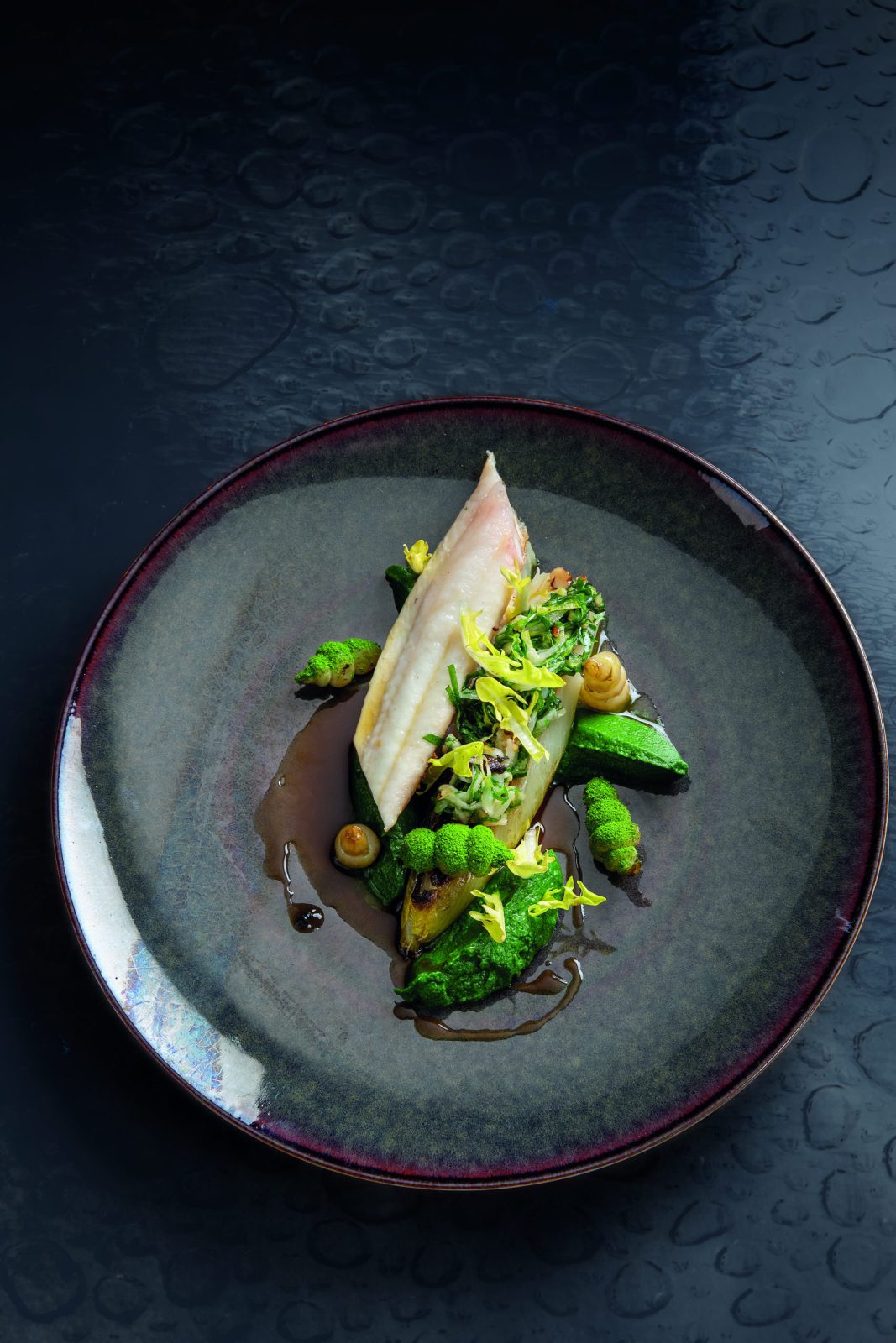 Sole en filet, purée de cresson, crosnes, vierge oseille-endives-noix