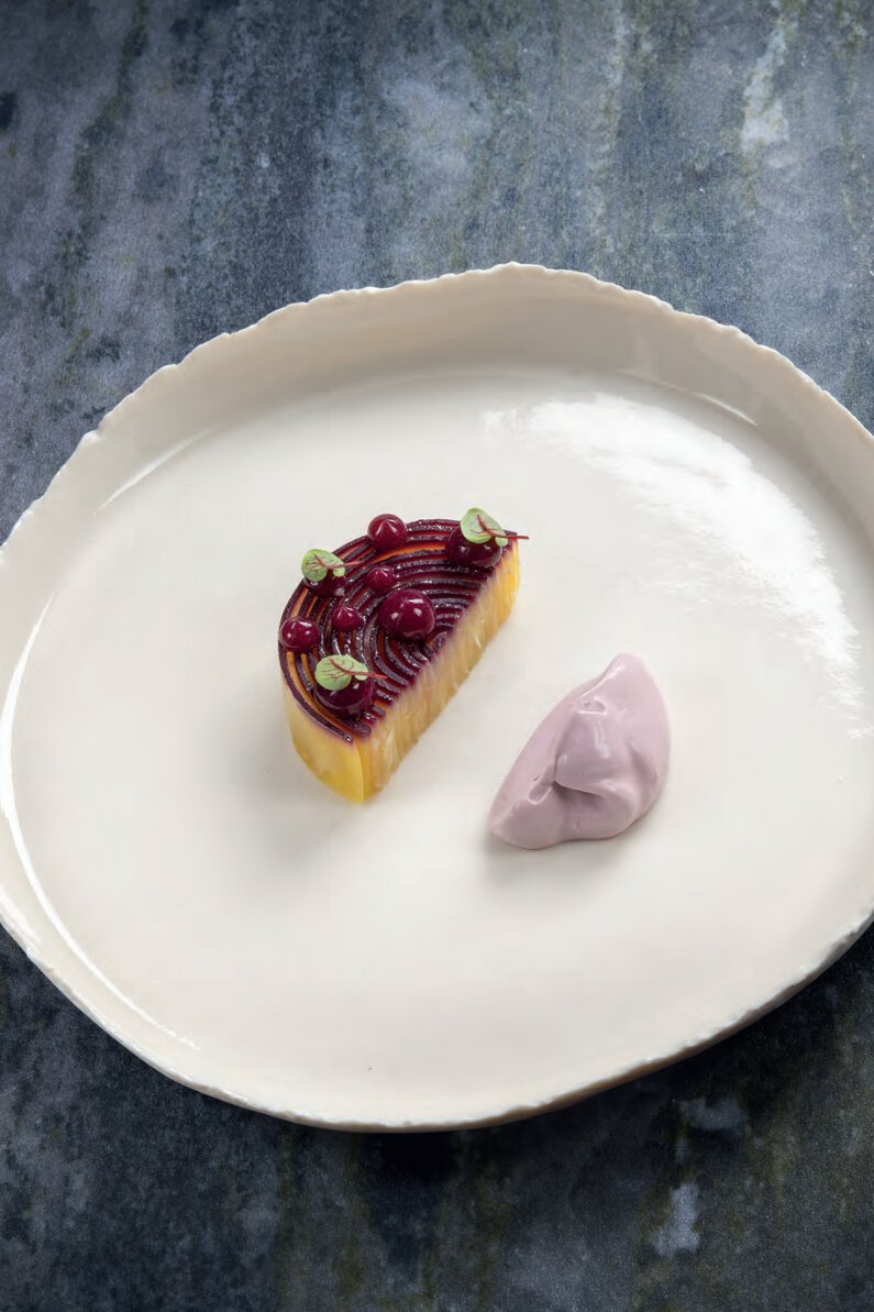 « terre de graves », betterave confite au vin rouge, maigre fumé et crème tannique