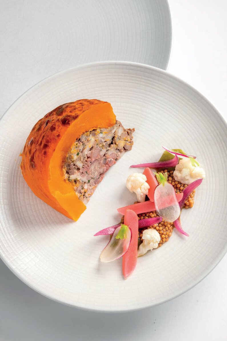 Terrine de blanche cuite dans un potimarron, pickles maison