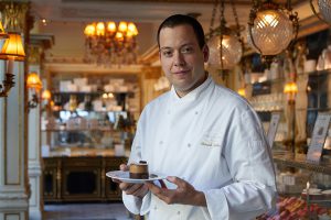 Patrick Pailler, nouveau chef des créations sucrées du Café Pouchkine