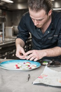 Alexandre Bonnel, rejoint Gérard Borrel dans les cuisines de La Corne d’Or