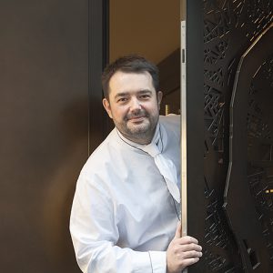 Jean-François Piège reçoit le prix lebey de la meilleure création culinaire dans la catégorie viande