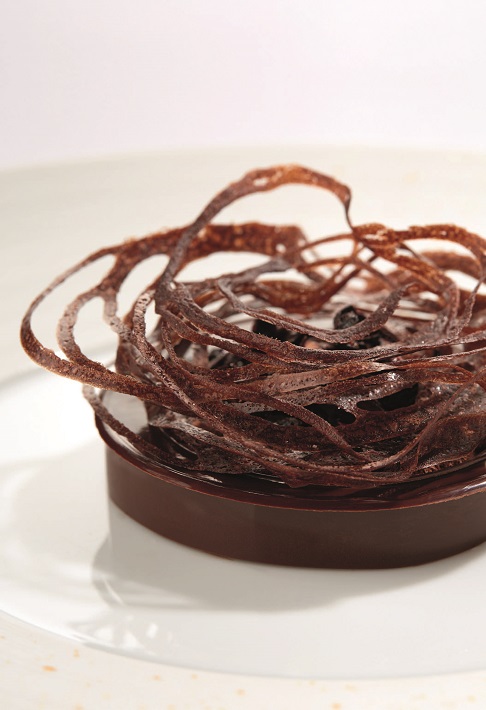 Chocolat grand cru d’indonésie, mousse légère, gavottes croustillantes, sorbet au mucilage de cacao