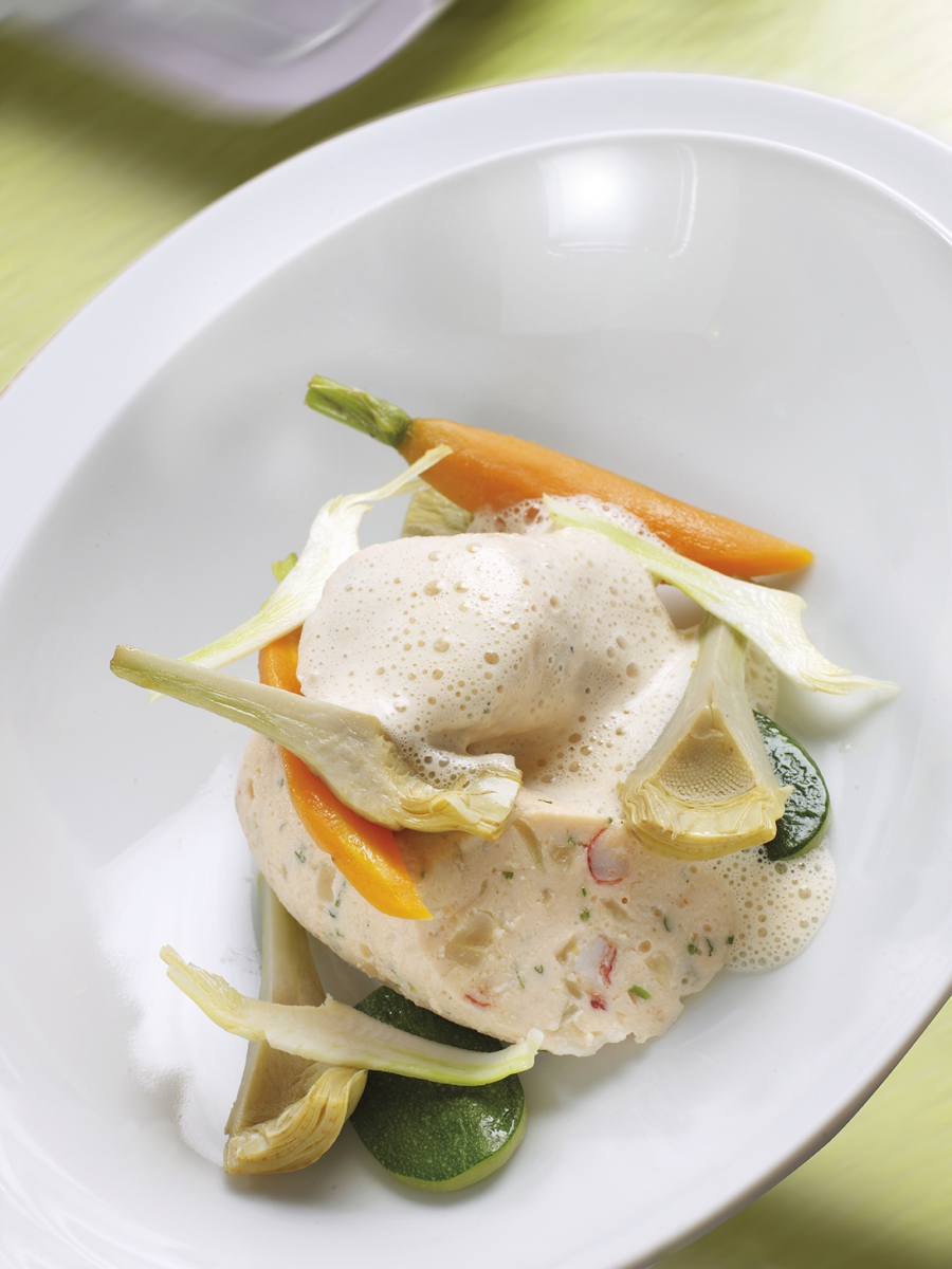 Boudin blanc de homard aux petits légumes, émulsion coraillée