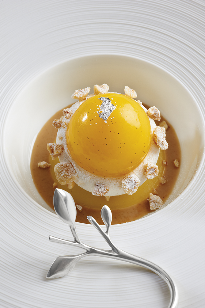 Meringue au marron confit et à la poire
