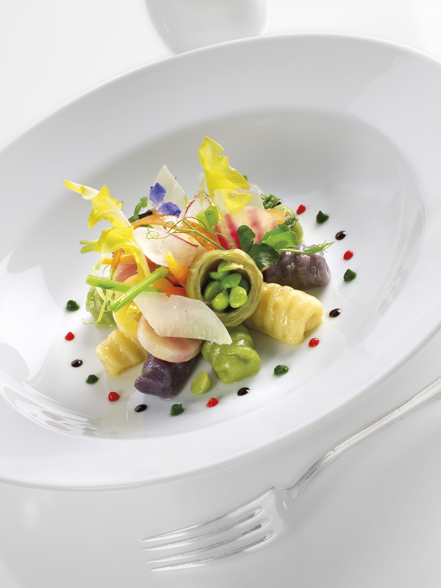 Gnocchis de légumes poêlés au beurre de cerfeuil, méridionale du potager de l’arrière pays aux copeaux de parmesan reggiano