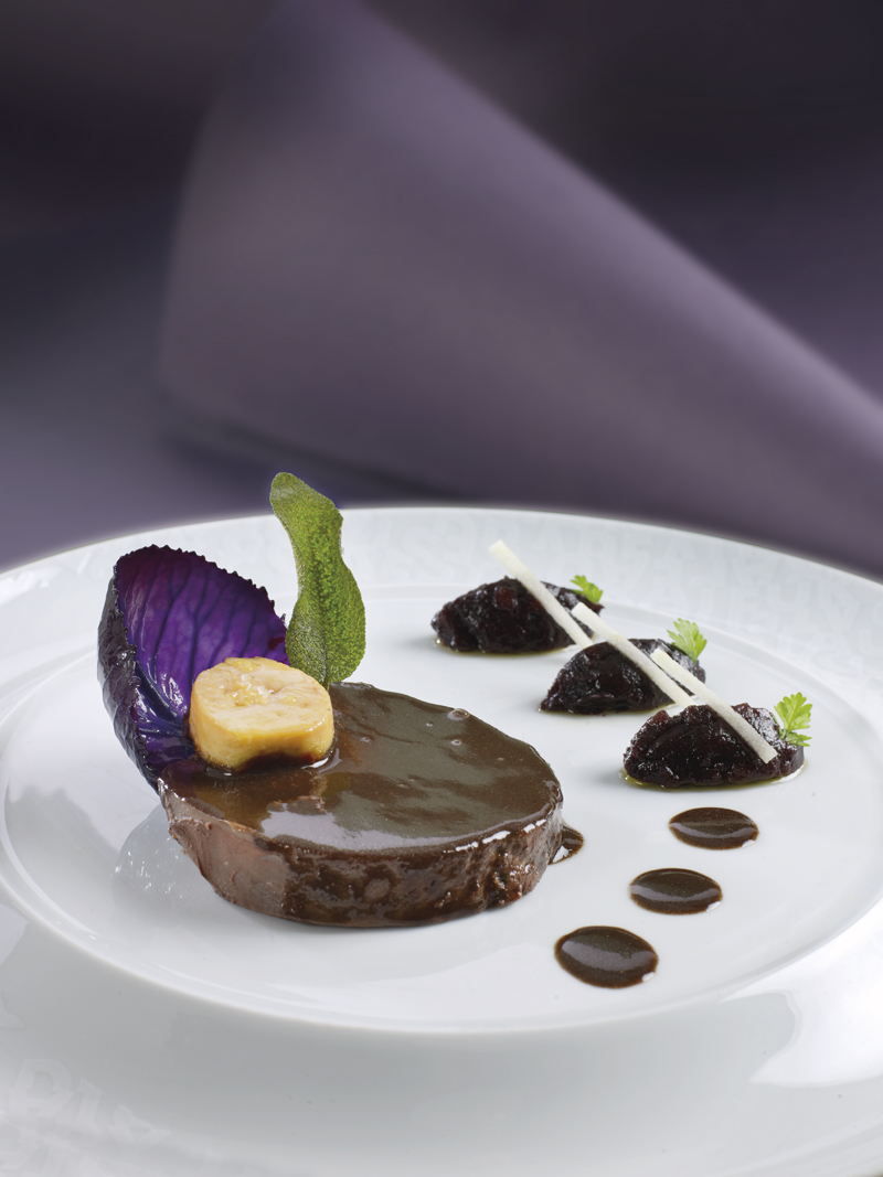 Lièvre à la royale, fine purée de céleri-rave à la douceur de cannelle