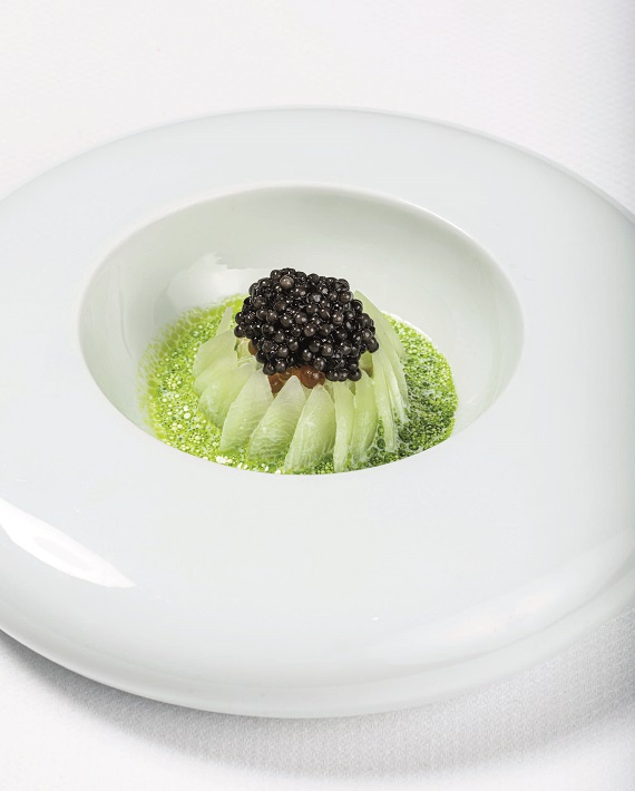 Cœur de celtuce, stracciatella et caviar