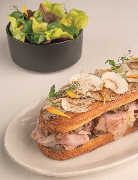 Crocaccia comme un croque-monsieur, fricassée de champignons