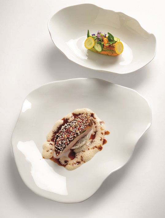 Pintade de challans rôtie sur le coffre, fleur de courgette farcie au parfum de garrigue