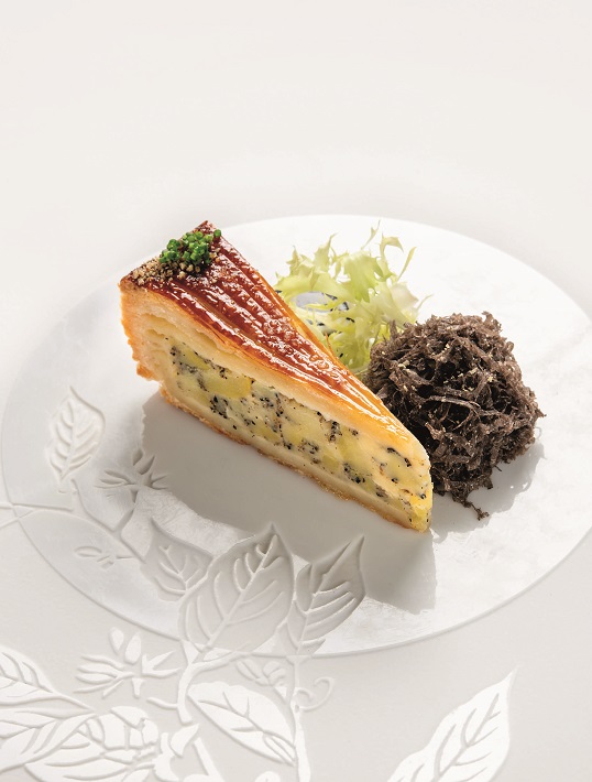 Feuille à feuille croustillant, pomme de terre &amp; truffe