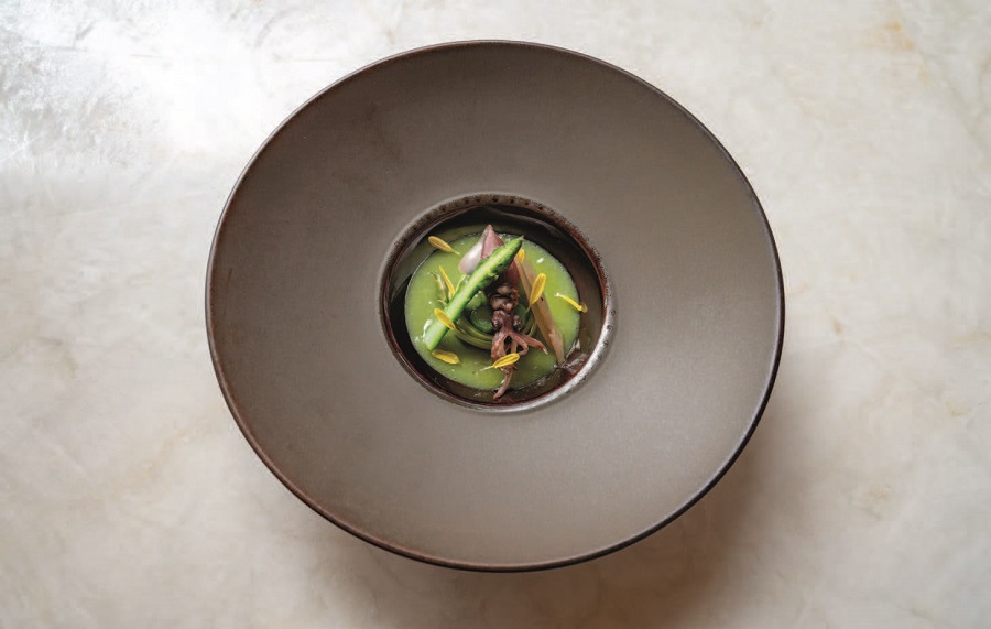 Tofu d’asperge au sobacha, petit calamar Hotaru-Ika
