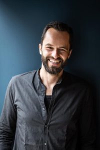 Yoni Saada signe la nouvelle carte de Phenice
