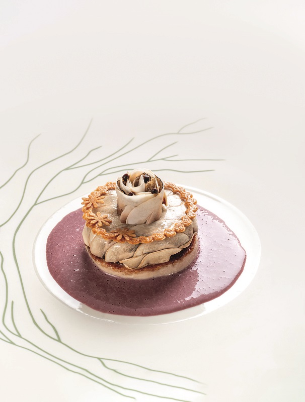 Carpe « à la Chambord », truffe de Vickie, écrevisses, sauce au vin de Cheverny
