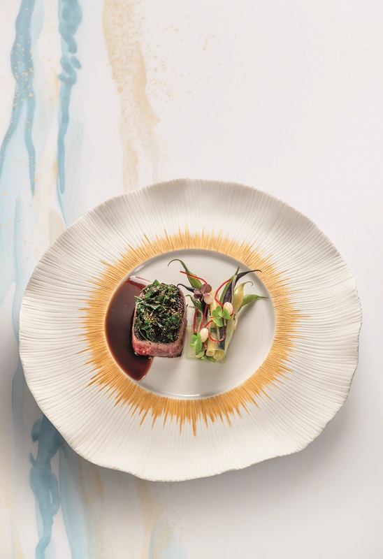 Bœuf Wagyu de notre élevage, haricots aux parfums d’été, jalapeños, garum